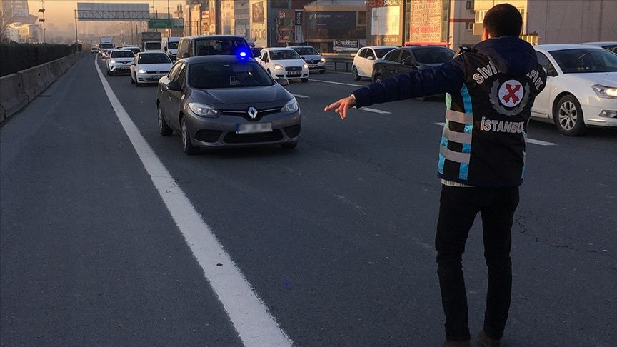 Resmi Gazete’de yayımlandı: Yetkisiz çakar ve ruhsatsız silahlara yönelik yeni cezalar belli oldu - Sayfa 1