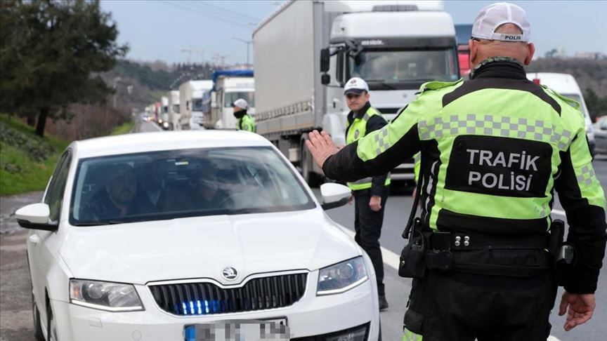 Resmi Gazete’de yayımlandı: Yetkisiz çakar ve ruhsatsız silahlara yönelik yeni cezalar belli oldu - Sayfa 3