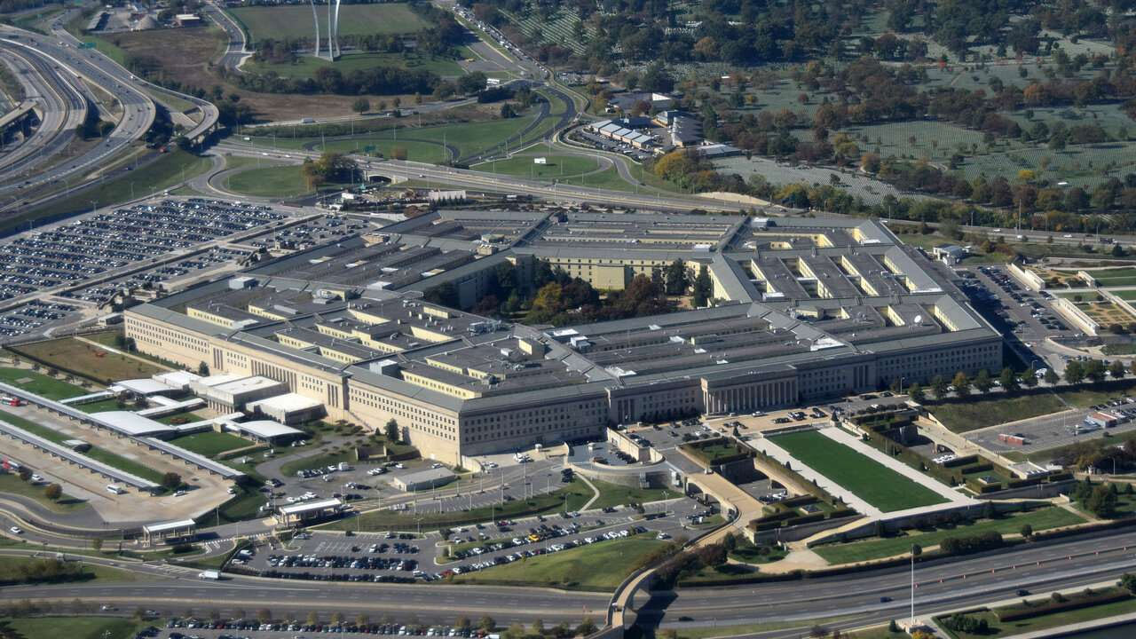Pentagon kemer sıkıyor! 60 bin kişiyi çıkartacak