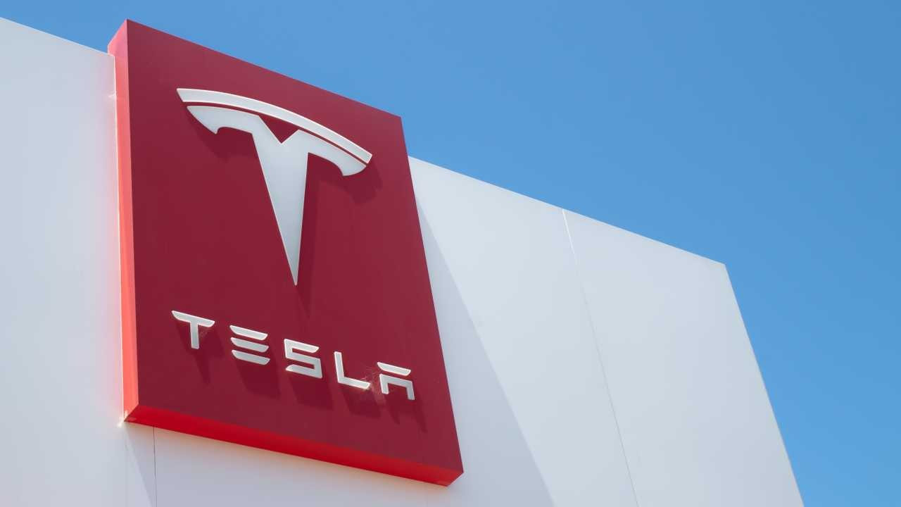 Tesla hisseleri rekor seviyeye yükseldi