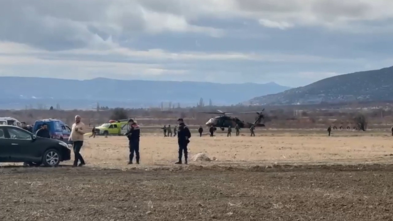 Isparta'da eğitim uçuşundaki askeri helikopter düştü: 5 şehidimiz var