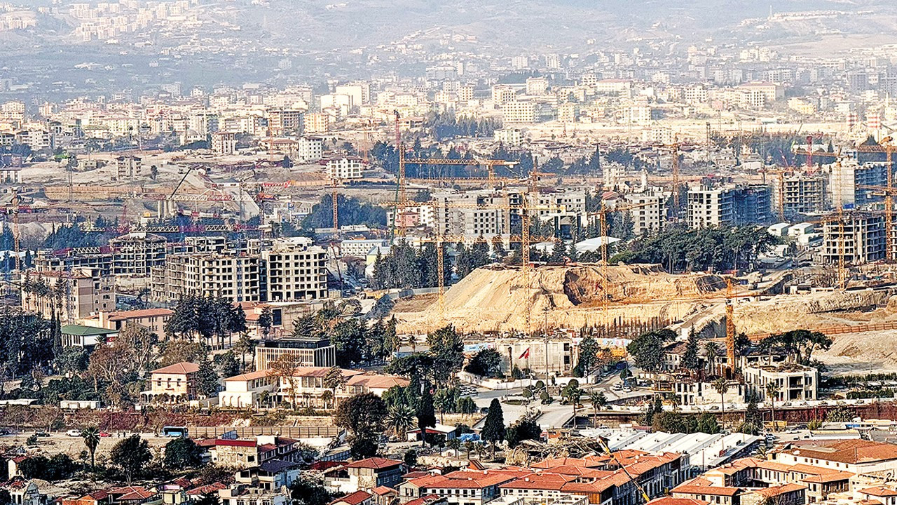 “Hatay’ı ayağa kaldıracak yatırımları hayata geçiriyoruz”