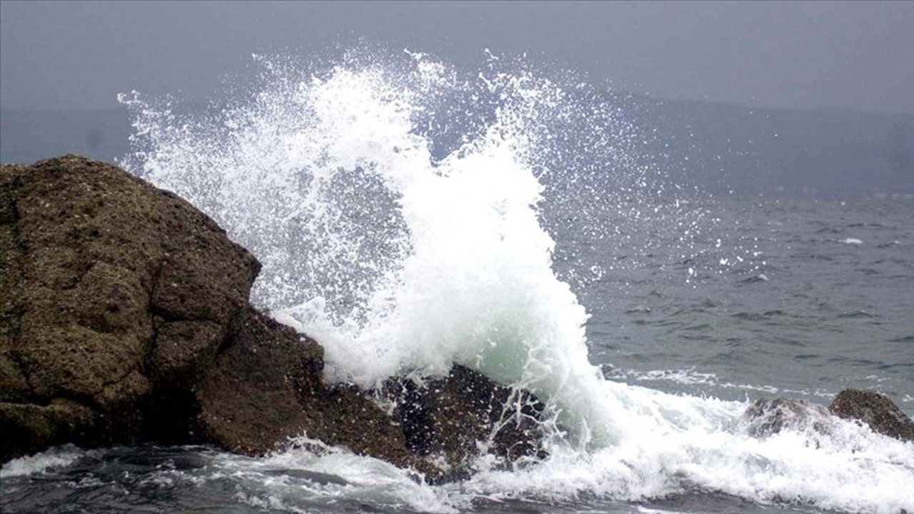 Meteoroloji'den Doğu Karadeniz için fırtına uyarısı! Cumartesiye kadar sürecek...