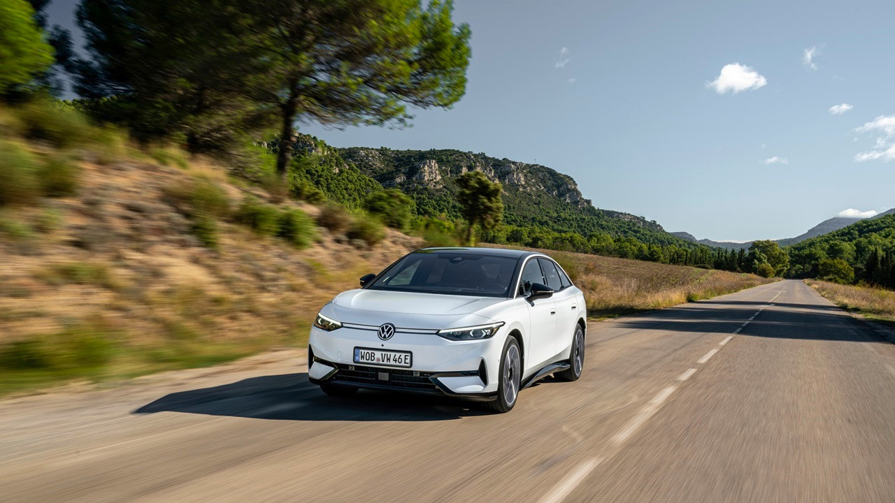 Volkswagen ID.7 Türkiye'de satışa çıktı! İşte fiyatı, özellikleri ve menzili...