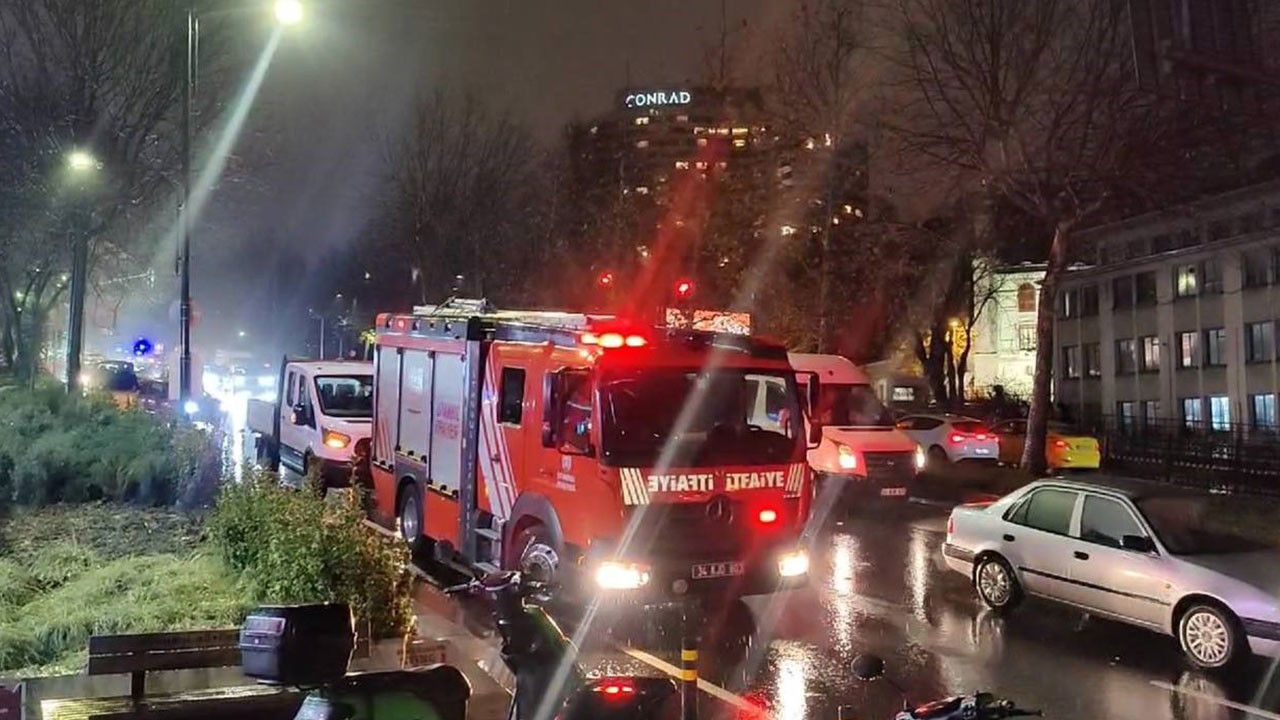 İstanbul’da sağanak yağış: İş yerlerini su bastı