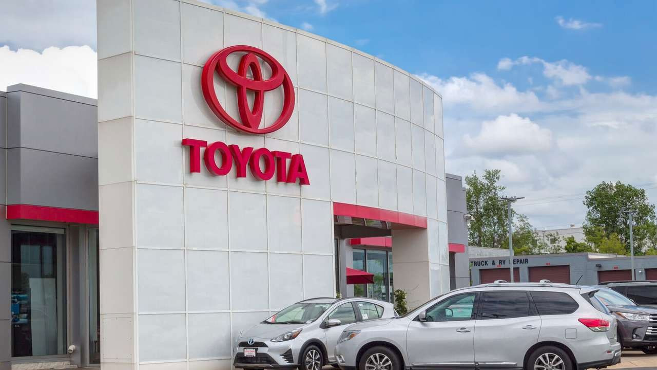 Toyota'nın üretimindeki düşüş onuncu ayında da sürdü