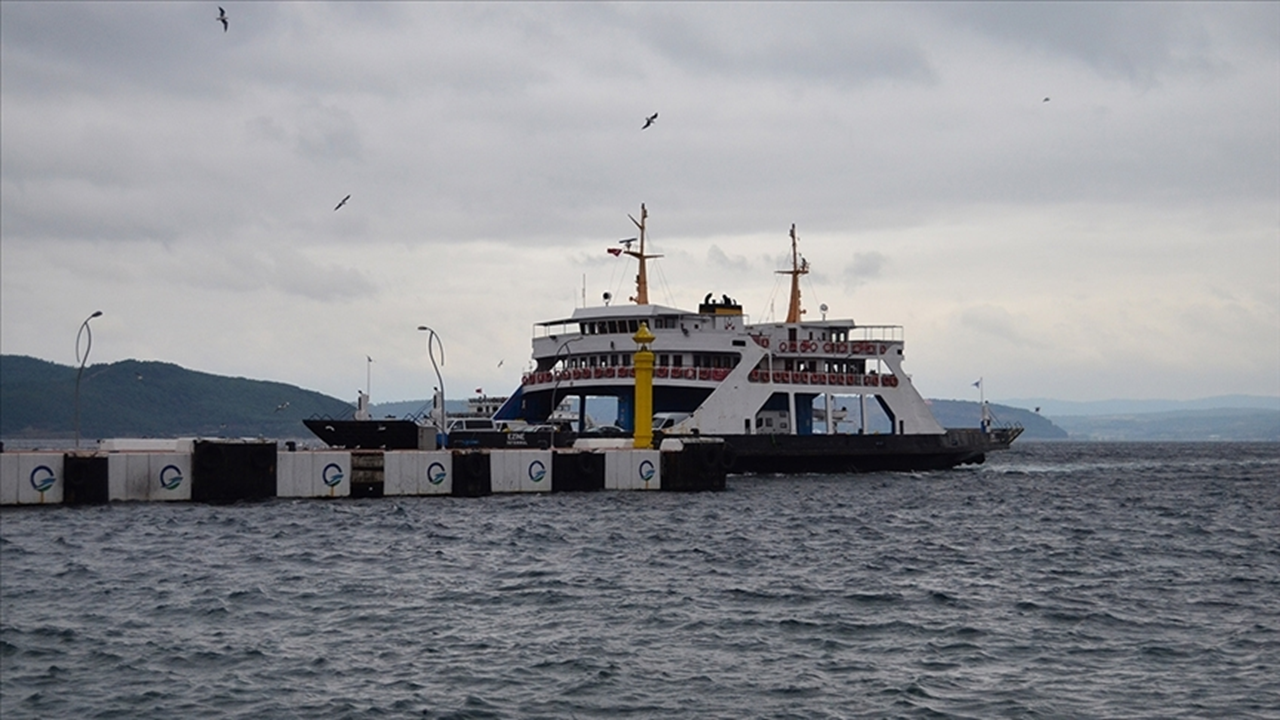 Ege Denizi'nde yarın fırtına bekleniyor! Bazı feribot seferleri iptal edildi