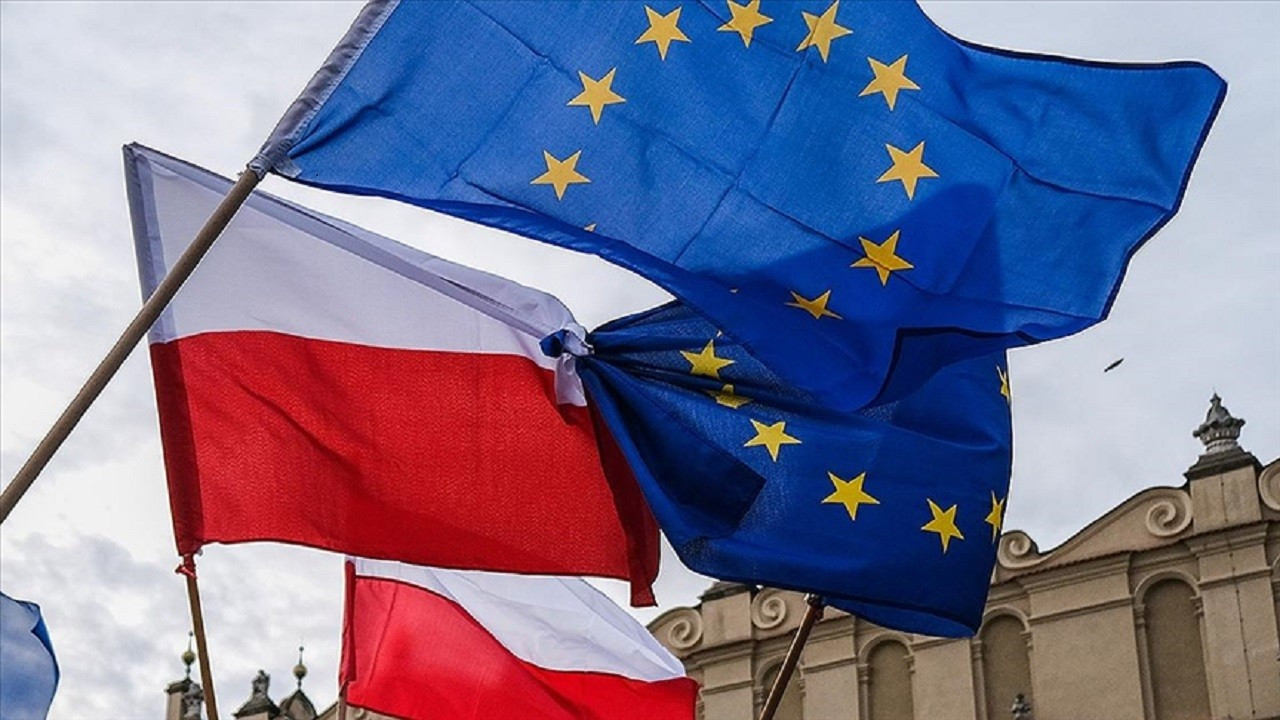 AB'nin dönem başkanlığını 6 ay süreliğine Polonya devraldı