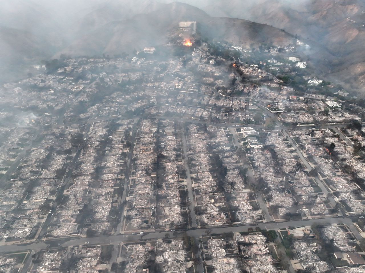 Los Angeles’ta orman yangını! 100 bin kişi tahliye ediliyor: Fatura 57 milyar dolara ulaşabilir - Sayfa 4