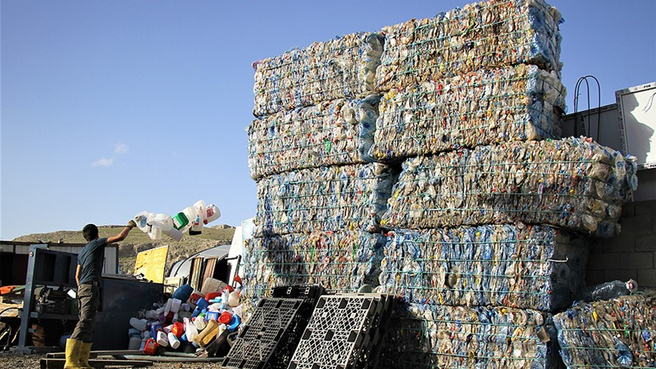 Plastiğin ham maddesi granülün teknolojik kullanım artışı geri dönüşüm sektörünü geliştirecek