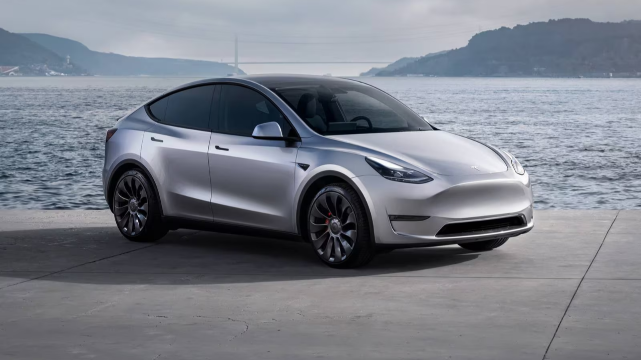 Tesla Model Y'nin 2025 versiyonu tanıtıldı: Yüksek menzili ve tasarımı ile öne çıkıyor!