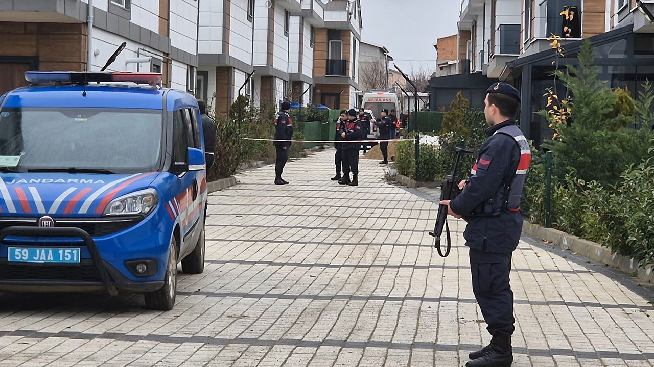 Tekirdağ'da aile faciası: Eşini ve 8 yaşındaki kızını öldürüp intihar etti