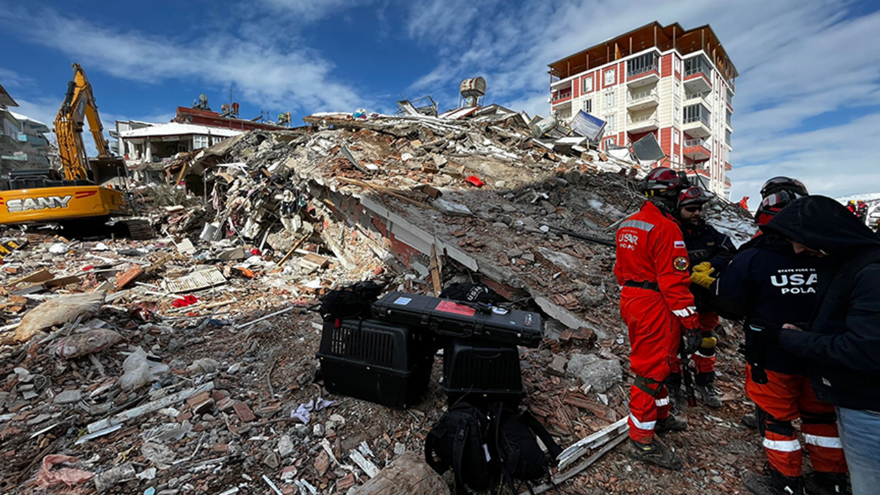 Depremde 14 kişiye mezar olan Arıkan Otel davasında karar açıklandı