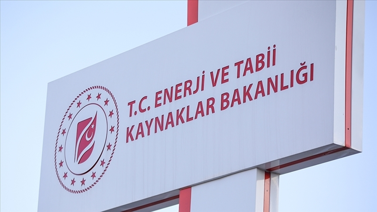 Enerji Bakanlığı'ndan YEKA GES ve RES yarışmalarına yeni düzenleme