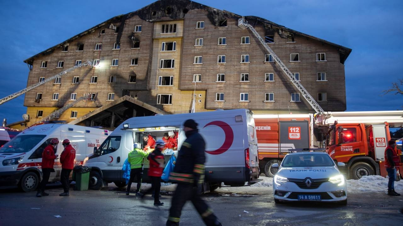 Sağlık Bakanlığı otel yangınındaki yaralılara ilişkin son durumu paylaştı