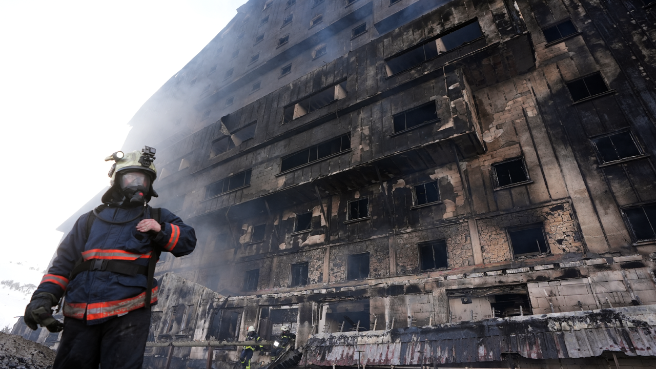 Grand Kartal Otel faciasında ölenlerin kimlikleri belli oldu