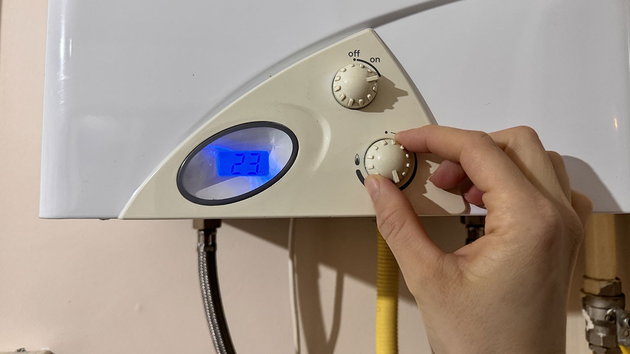 Tüketiciler Birliği'nden apartman sakinlerine tavsiye: Merkezi sıcak su sayaçlarını dairelere böldürün