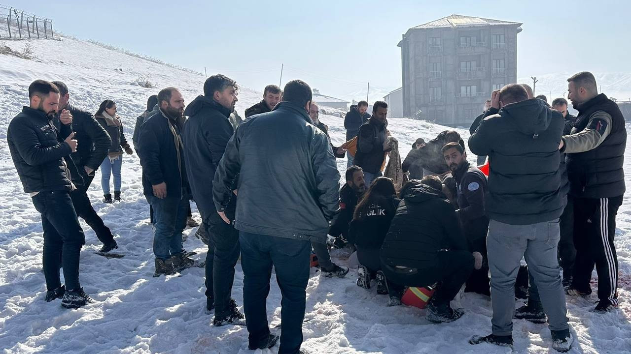 Bakan Yerlikaya açıkladı! Yüksekova Belediye Başkanı hakkında soruşturma izni verildi