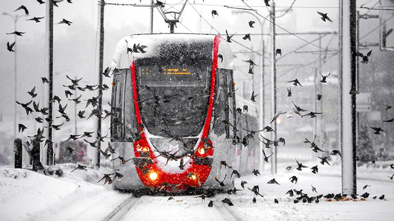 İstanbul'a kar geri dönüyor! Meteoroloji uyardı, yetkililer tarih verdi: Sıcaklıklar 22 derece birden düşecek!