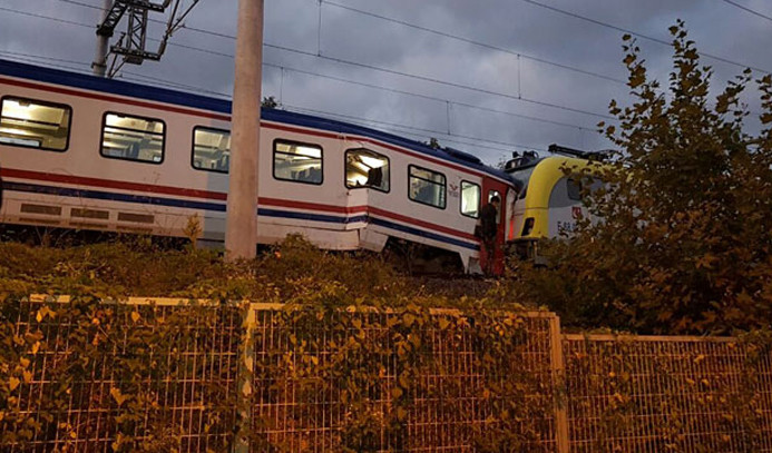 Sapanca'da yük ve yolcu trenleri çarpıştı