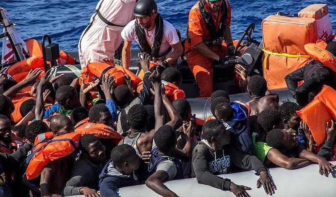 Göçmen botunda 25 ceset bulundu