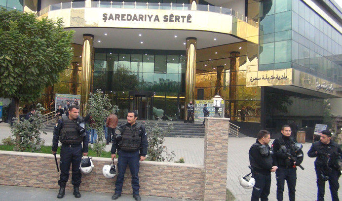 Tunceli ve Siirt Belediye Başkanları gözaltında