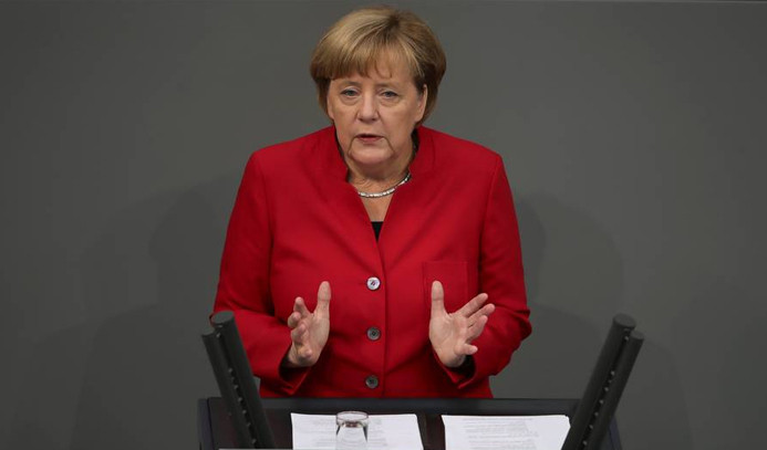 Oylama öncesi Merkel'den Türkiye çıkışı