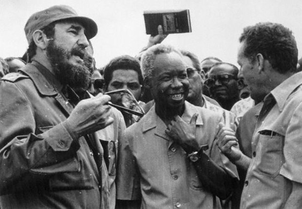Efsanevi lider Castro hayatını kaybetti
