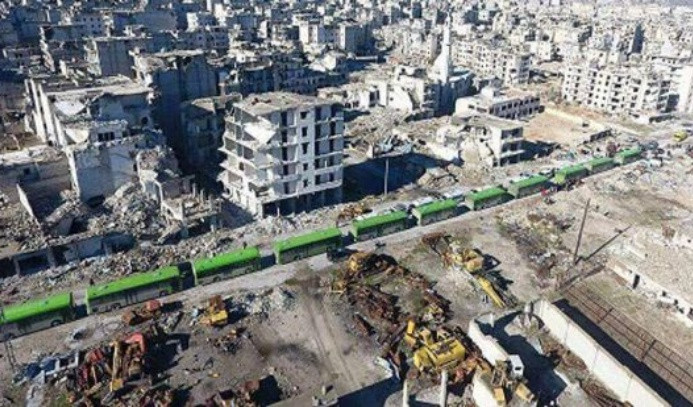 Halep'ten çıkarılan 800 kişi rehin alındı