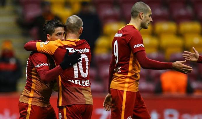 Galatasaray uzatmalarda güldü