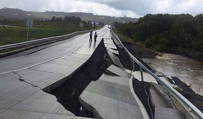 Şili'de 7,7 şiddetinde deprem
