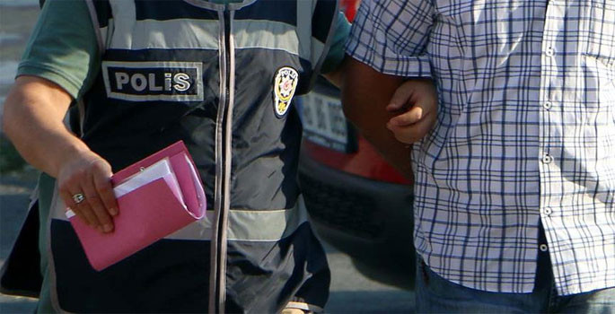 Uşak'ta 12 polise gözaltı