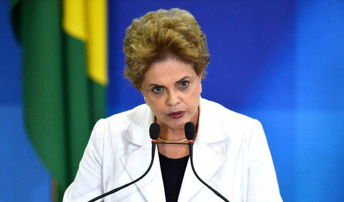Rousseff görevden alındı