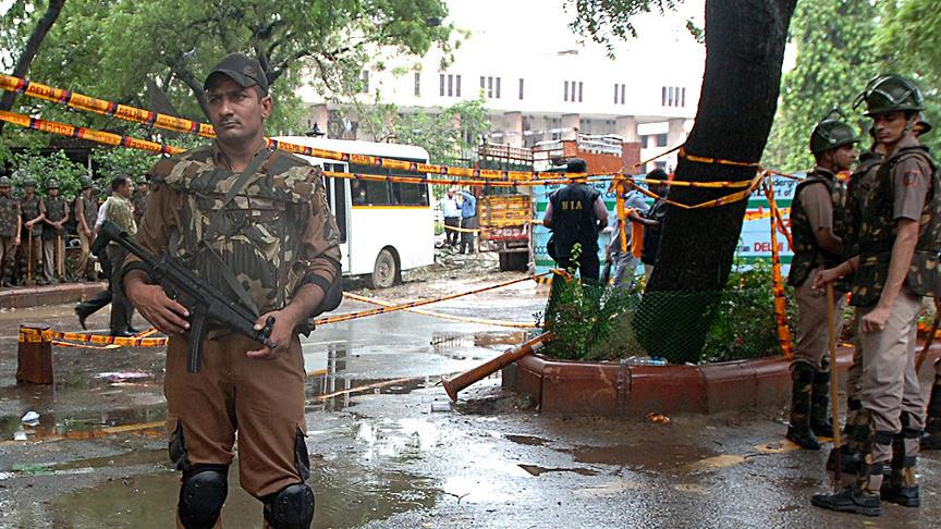 Hindistan'da askeri üsse saldırı: 17 ölü