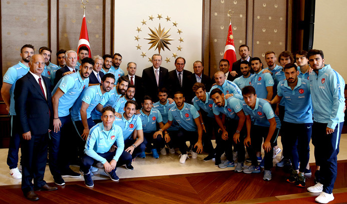 Cumhurbaşkanı, A Milli Futbol Takımı'nı kabul etti