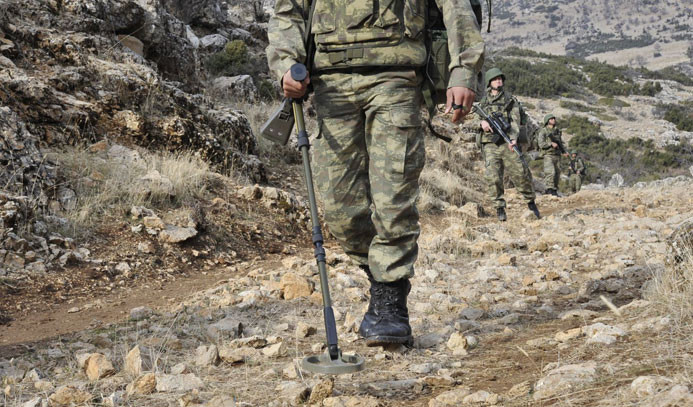 Şemdinli'de 41 antipersonel mayını ele geçirildi