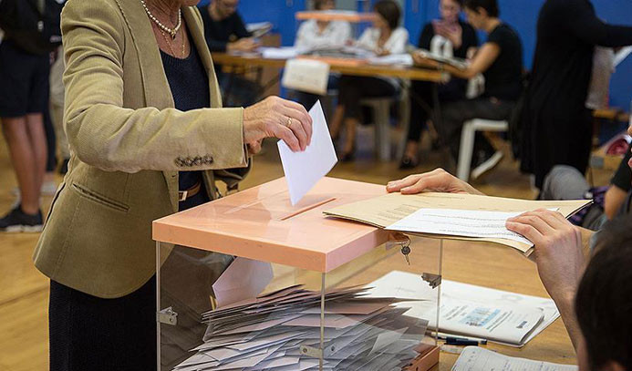 Bask ve Galisya'da seçimleri iktidar kazandı