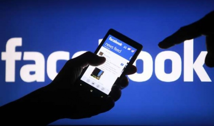 Facebook'a 2016'da uydurma siyaset haberleri damgasını vurdu