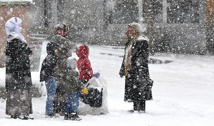 Kars'ta okullar kar nedeniyle tatil edildi