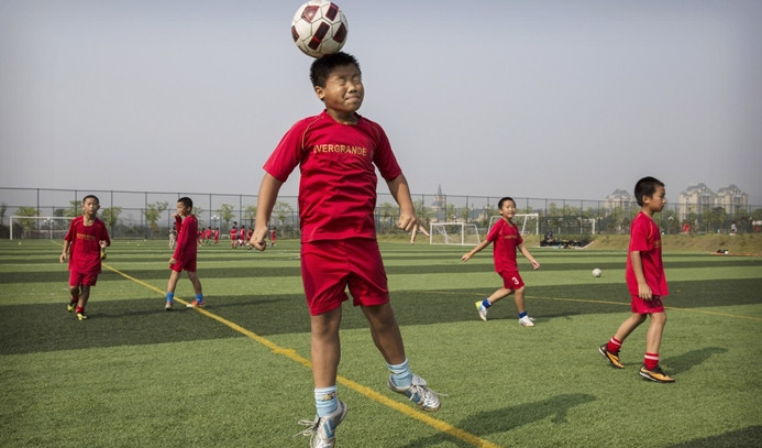 Çin 50 milyon futbolcu yetiştirecek