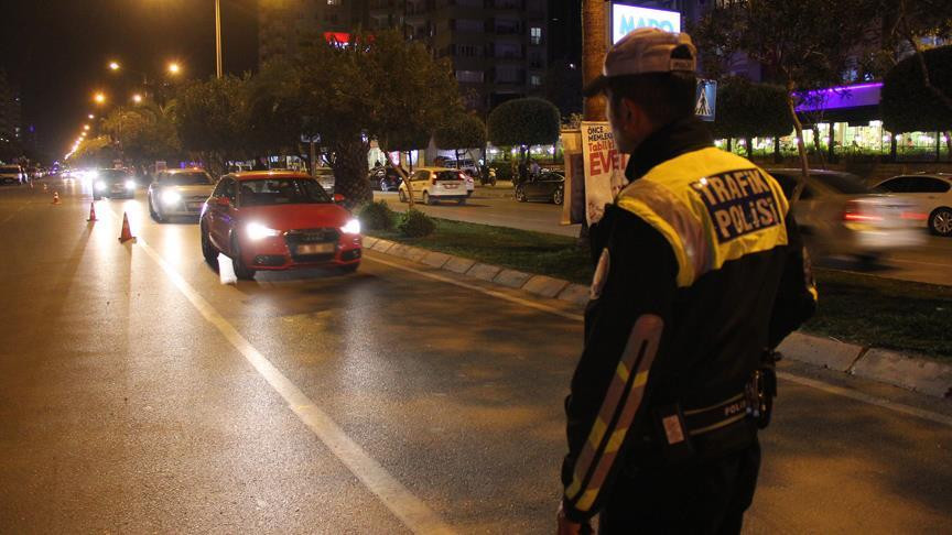 Adana'da 20 kişi yakalandı