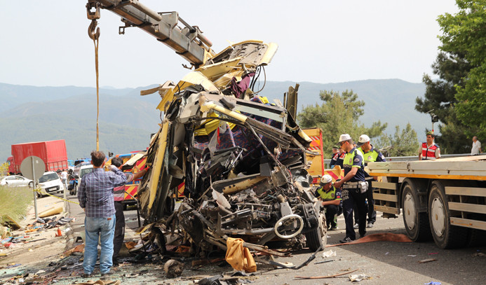 Marmaris'te tur otobüsü devrildi: 23 ölü, 11  yaralı