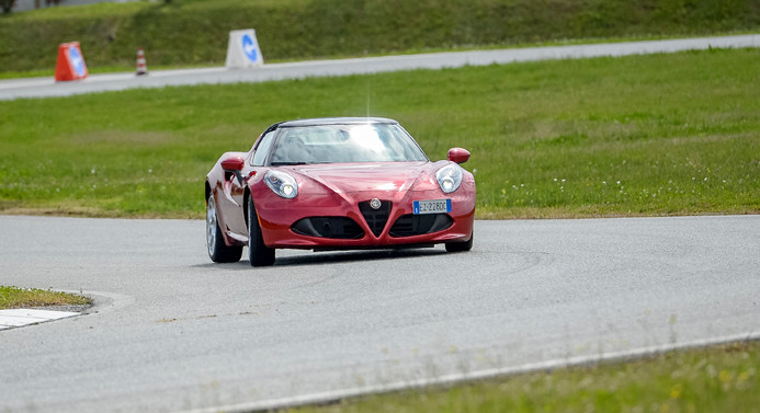 Alfa Romeo direksiyonu Maserati’ye kırdı