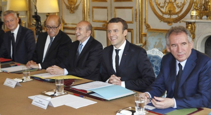 Macron, ilk Bakanlar Kurulu'nu topladı
