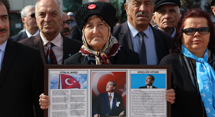 19 Mayıs Taksim'de Düzenlenen Törenle Kutlandı