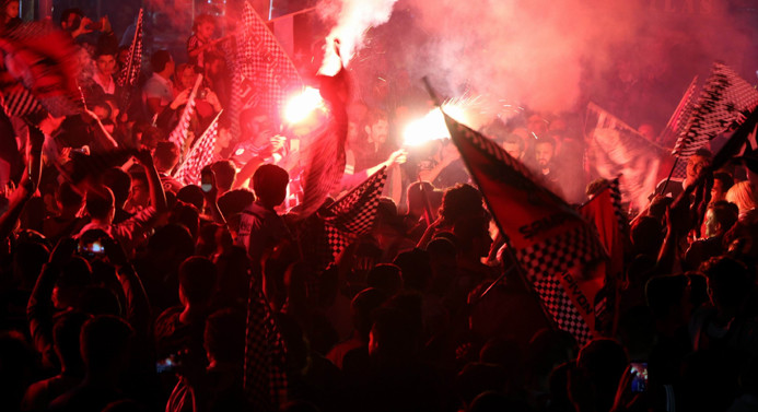 Beşiktaş taraftarları şampiyonluğu kutladı