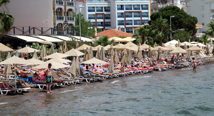 Marmaris sahilleri yabancı turistlere kaldı