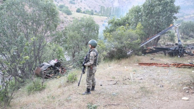 Şırnak'ta askeri helikopter düştü: 13 şehit