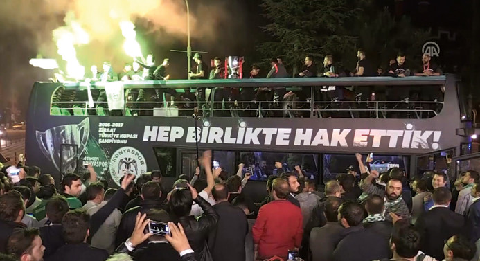 Türkiye Kupası şampiyonu Konyaspor'a coşkulu karşılama