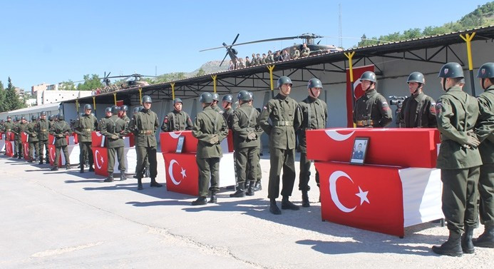 Şırnak şehitleri için tören düzenlendi